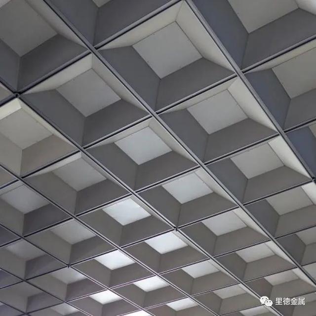 「裝修材料」金屬吊頂，為何讓設計師們愛不釋手？